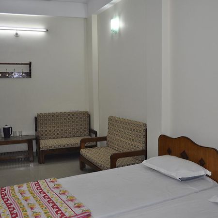 Hotel Pleasure Landmark Ujjain Exterior photo