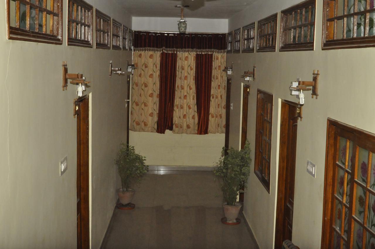 Hotel Pleasure Landmark Ujjain Exterior photo